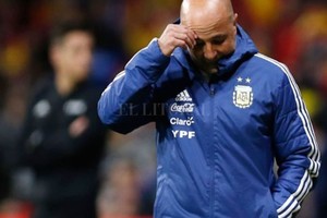 ELLITORAL_215677 |  Archivo Un desastre. El proceso de Sampaoli no sólo terminó en fracaso (fue el peor desempeño de la Selección en un Mundial desde 2002), sino que además estuvo lleno de contradicciones inentendibles. Pero quiere seguir.