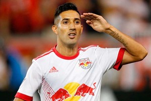 El Litoral El Caniggia del ascenso. Cuando arrancó con la camiseta del por entonces Deportivo Italiano ?hoy Sportivo?, si algo caracterizaba a Gonzalo Verón era su tremenda velocidad. Dio el salto a San Lorenzo y hace dos años que está en la Liga de los Estados Unidos (MLS). Le acercaron el nombre al cuerpo técnico sabalero y les gustó.