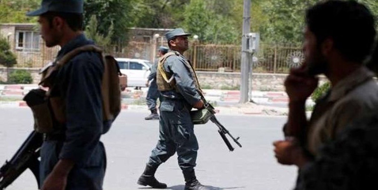 Afganistán: dos atentados suicidas sacudieron edificios gubernamentales