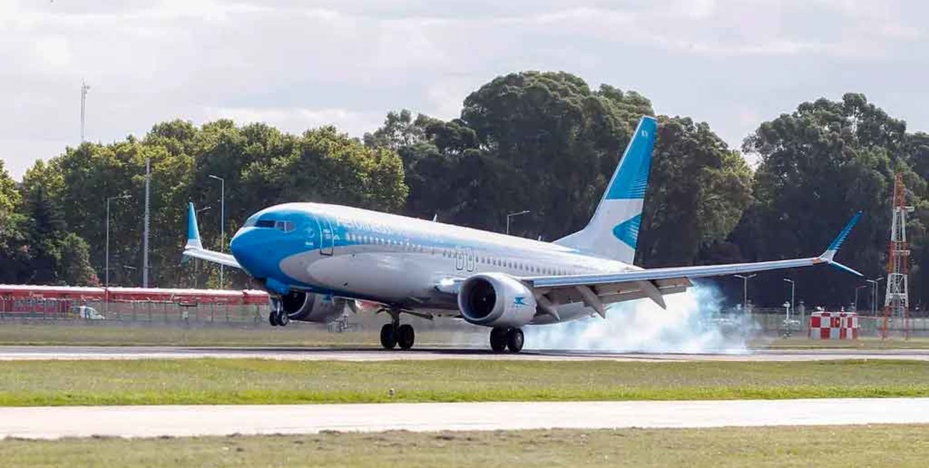 Aerolíneas Argentinas y Latam cancelaron todos los vuelos previstos para el martes por el paro