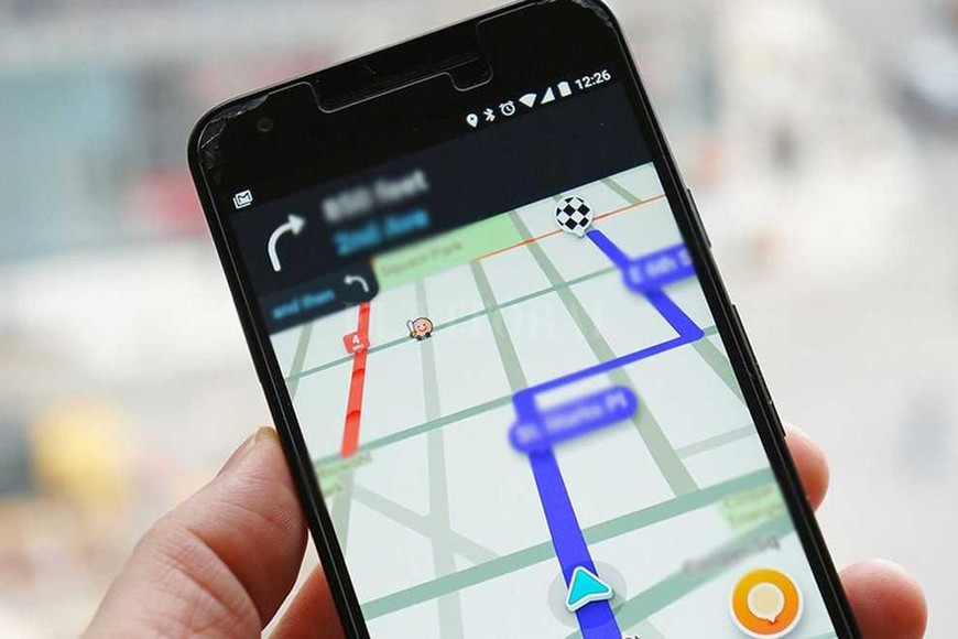 ELLITORAL_210093 |  Captura digital La aplicación cuenta con datos actualizados y permite que los usuarios comentan sobre las obras, los cortes de calles, la congestión de vehículos y los cierres de ruta con los que se cruzan mientras conducen.
