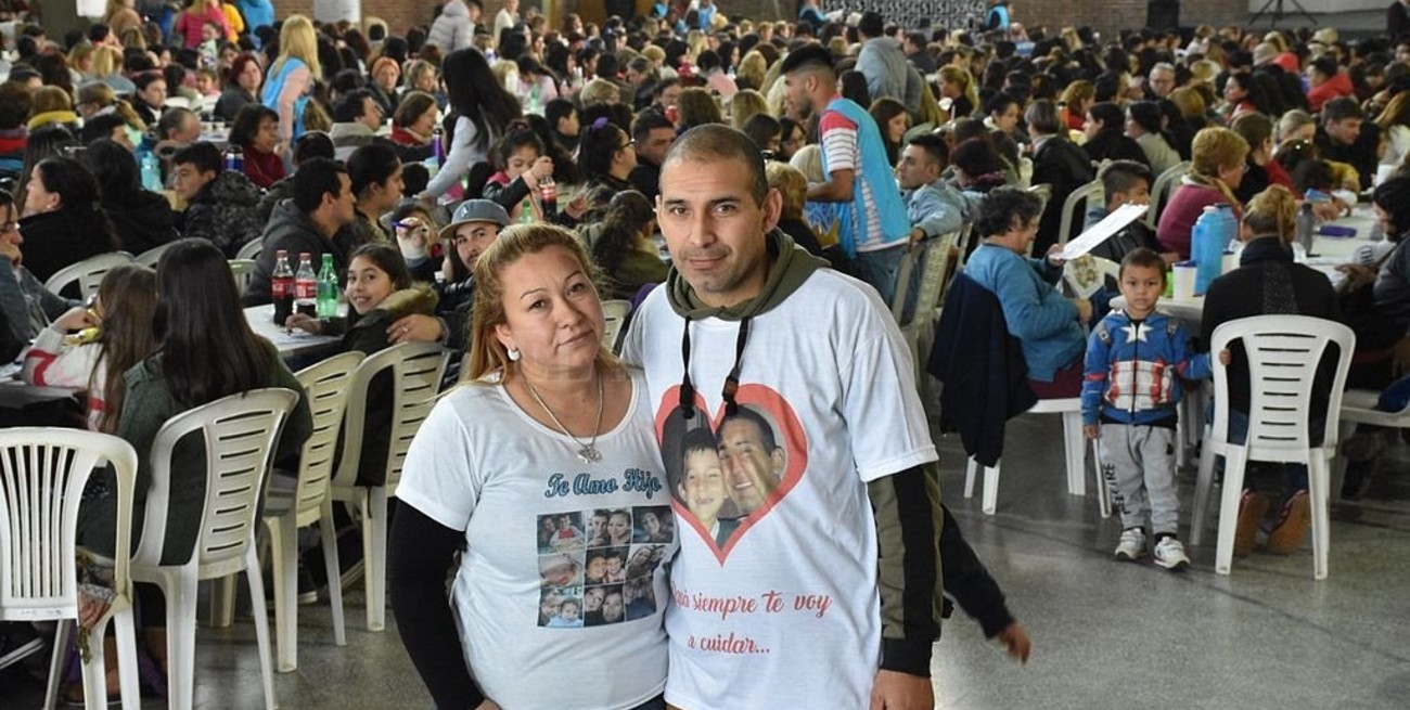 Exitoso bingo para ayudar a la familia de Francisco Sueldo