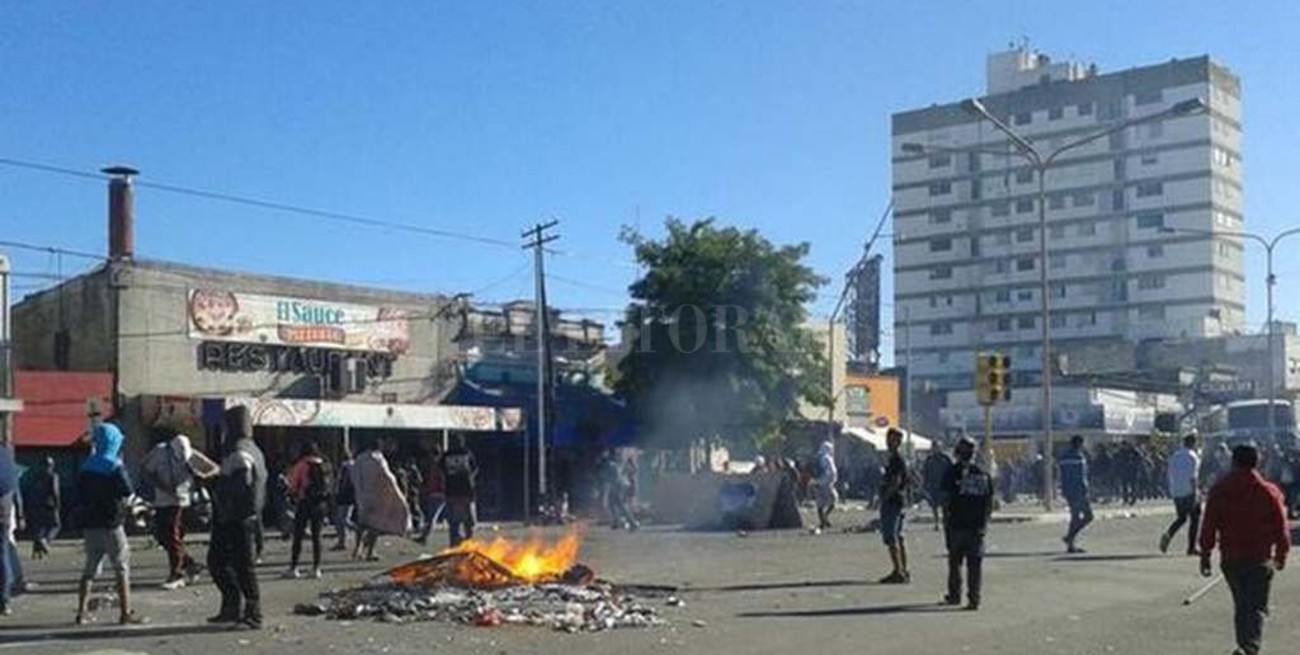 Jóvenes protagonizaron incidentes en los alrededores de la terminal de Olavarria