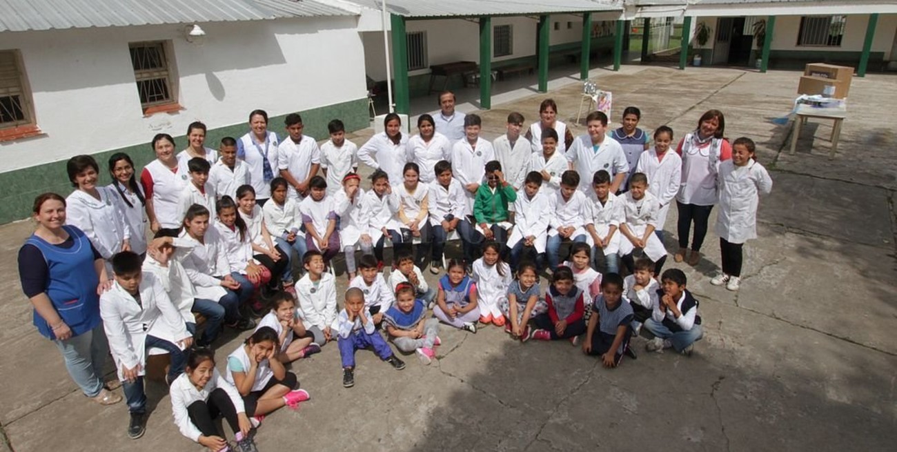 El Litoral visitó la escuela rural "Salvador Caputto" de El Sombrerito