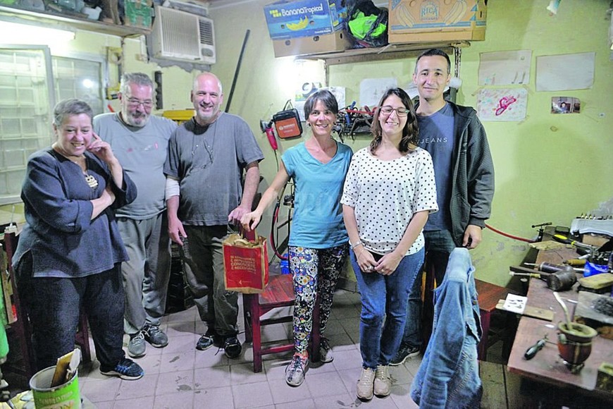 ELLITORAL_225378 |  Marcelo Miño Los plateros del taller  Lágrima de Luna  buscan consolidar el oficio en Oro Verde y la región.