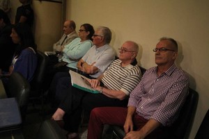 Guillermo Di Salvatore Imputados: Ramos, Brusa, Ferreyra, Aebi y Perizzotti -de der. a izq.- aguardan en el banquillo el comienzo de un nuevo juicio.