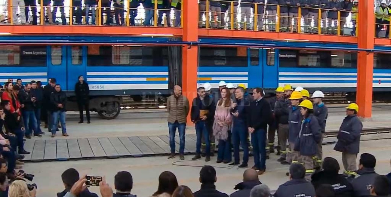 "La revolución de los trenes no puede parar", dijo Macri