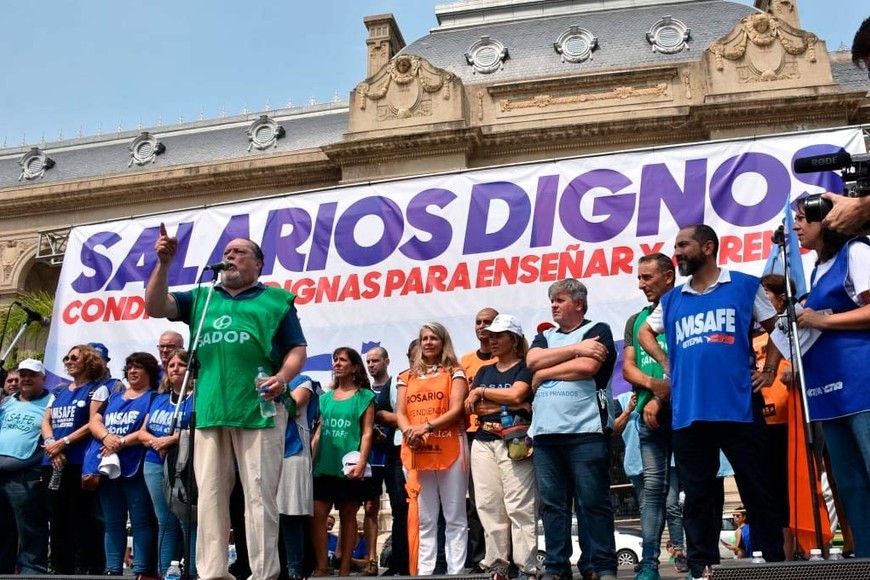 ELLITORAL_290047 |  Flavio Raina.