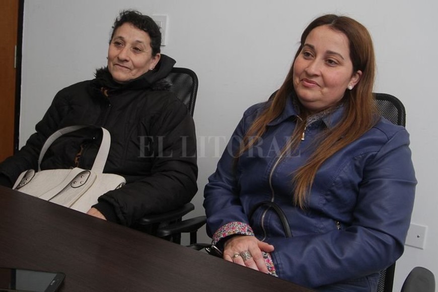 ELLITORAL_181842 |  Guillermo Di Salvatore Graciela y Lorena Gómez, madre y hermana de Paola, agradecieron la ayuda recibida durante este tiempo, de parte de familiares, vecinos y autoridades.