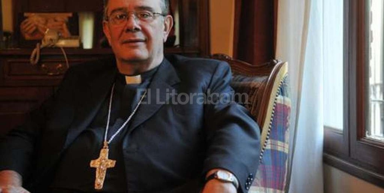 El arzobispo de Tucumán negó que hayan dejado solo al sacerdote Juan Viroche