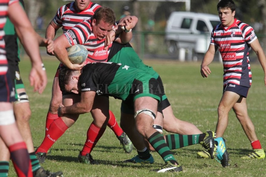 ELLITORAL_220675 |  Luis Cetraro Santa Fe Rugby Club quedó cerca de quedarse con un partido de alta complejidad, en el que finalmente fue Duendes el propietario del festejo definitivo.