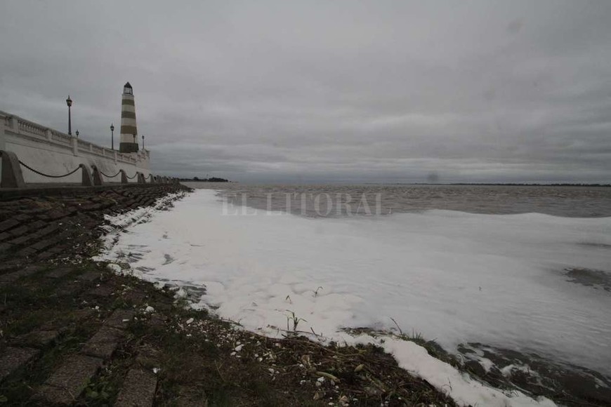 ELLITORAL_181326 |  Guillermo Di Salvatore En la zona de Santa Fe, el río está unos 70 centímetros por encima del promedio para esta época del año.