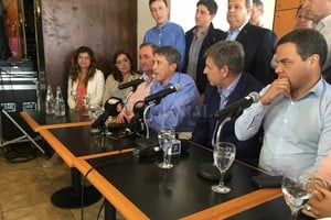 El Litoral Esta semana, González analizó el resultado electoral junto a otros candidatos del Frente Progresista, como Emilio Jatón y Omar Colombo.