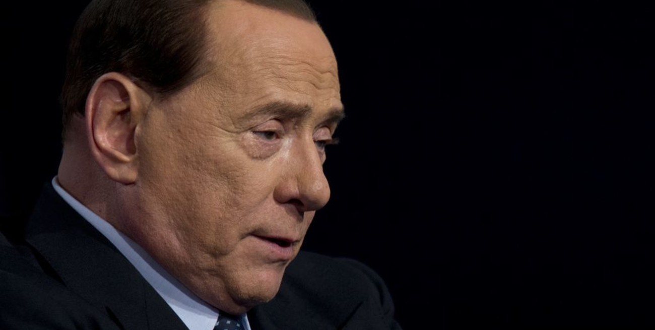 Berlusconi pidió echar a 600.000 inmigrantes porque "son una bomba social"
