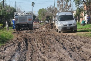 Flavio Raina ¿Se pasa? Así estaban calles como Ayacucho al 3400, Pasaje Quiroga al 7600, Pavón al 3400 y Larrea al 3400, entre otras, al final de la semana pasada.