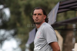 Mauricio Garín Carlos Martín Mazzoni, el recordado  Patita  que vistiera profesionalmente la camiseta de Unión durante tantos años. Ahora, en su función de entrenador, tiene acordado el retorno al club de sus amores para hacerse cargo del equipo que juega en la Liga Santafesina.