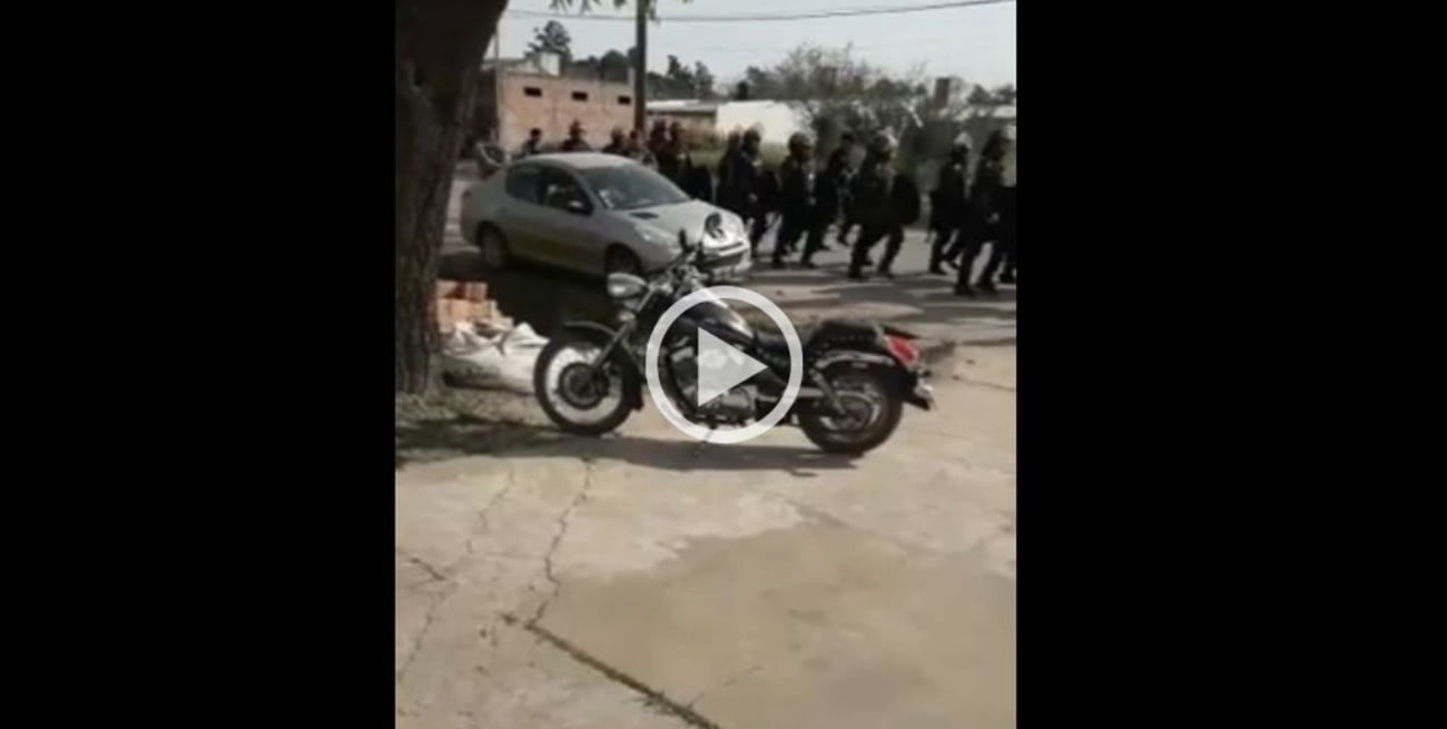 Video: policía de Santa Fe cantando "venimos a matar"