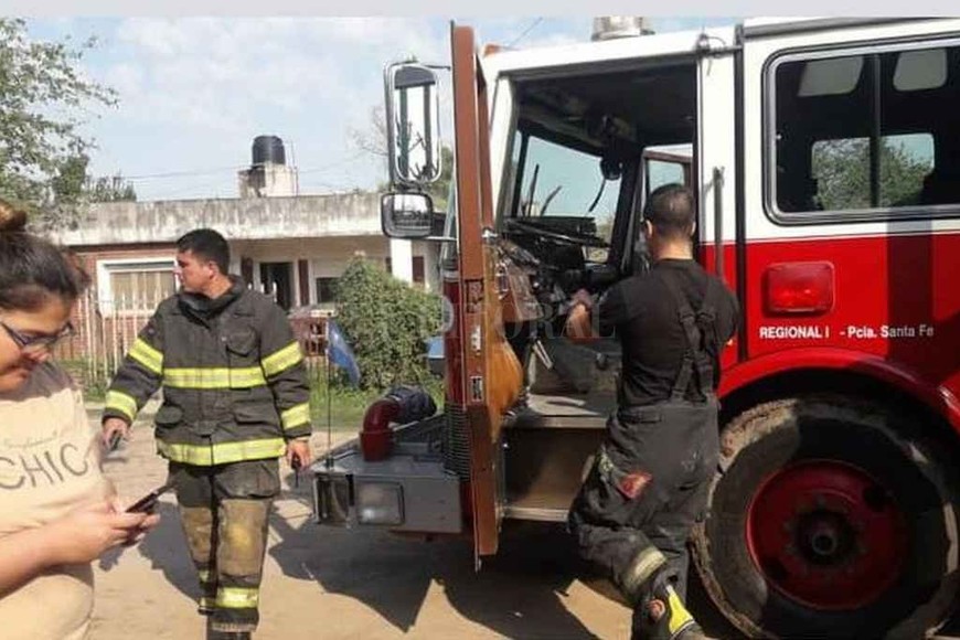 ELLITORAL_223906 |  Periodismo Ciudadano El fuego comenzó en uno de los dormitorios y luego se propagó a otro cuarto.