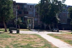 ELLITORAL_289353 |  Danilo Chiapello Los jóvenes conversaban en este espacio cuando se produjo el ataque a tiros. Uno fue asesinado y otro resultó herido.