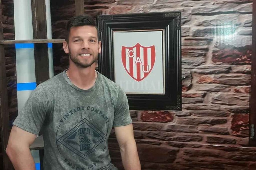 ELLITORAL_222451 |  El Litoral Unión es mi casa . Santiago Zurbriggen ha dejado una huella en el club. Integró los equipos de Kudelka y Madelón que lograron los últimos ascensos. Y ahora volvió, con la humildad de siempre y a sumar, como lo hizo siempre, aún en sus malos momentos. Un tipo muy querido por todos en el club.