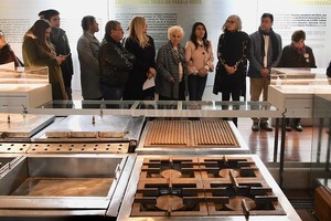 ELLITORAL_261505 |  Telam A 40 años de histórica visita que la Comisión Interamericana de Derechos Humanos (CIDH) realizó a la Argentina en plena dictadura, una comitiva de esa organización recorrió esta mañana el Espacio Memoria y Derechos Humanos, ubicado en la ex ESMA, donde participó de la inauguración de una muestra y se reunió con organismos de derechos humanos.