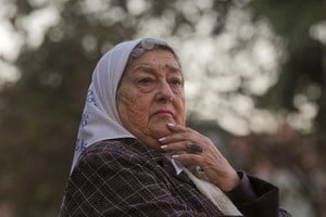 ELLITORAL_231455 |  Archivo ARCHIVO - Hebe de Bonafini, líder de una de las dos asociaciones en las que se dividen las Madres de Plaza de Mayo en Argentina, el 29/04/2010 en Buenos Aires, Argentina.
(Vinculado al texto de dpa "Madre de Plaza de Mayo critica a Macri por su procesamiento judicial" del 16/05/2017) foto: Sergio Goya/dpa