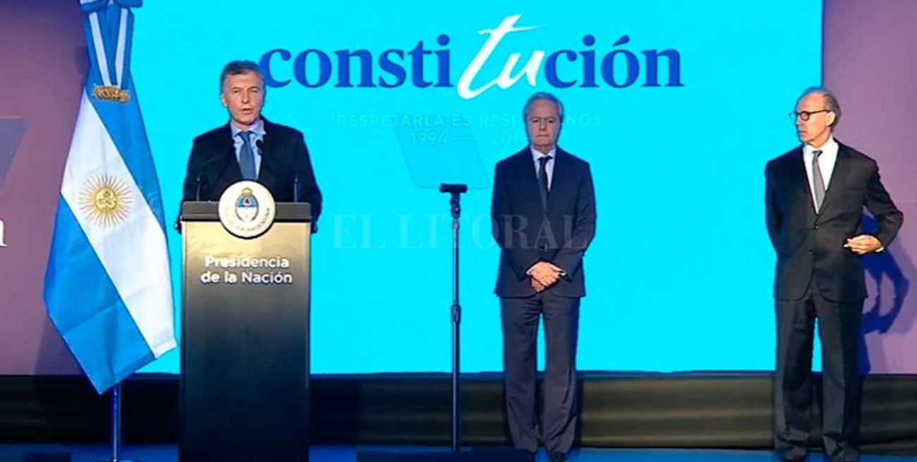 Macri encabeza un acto en Santa Fe por los 25 años de la Reforma Constitucional