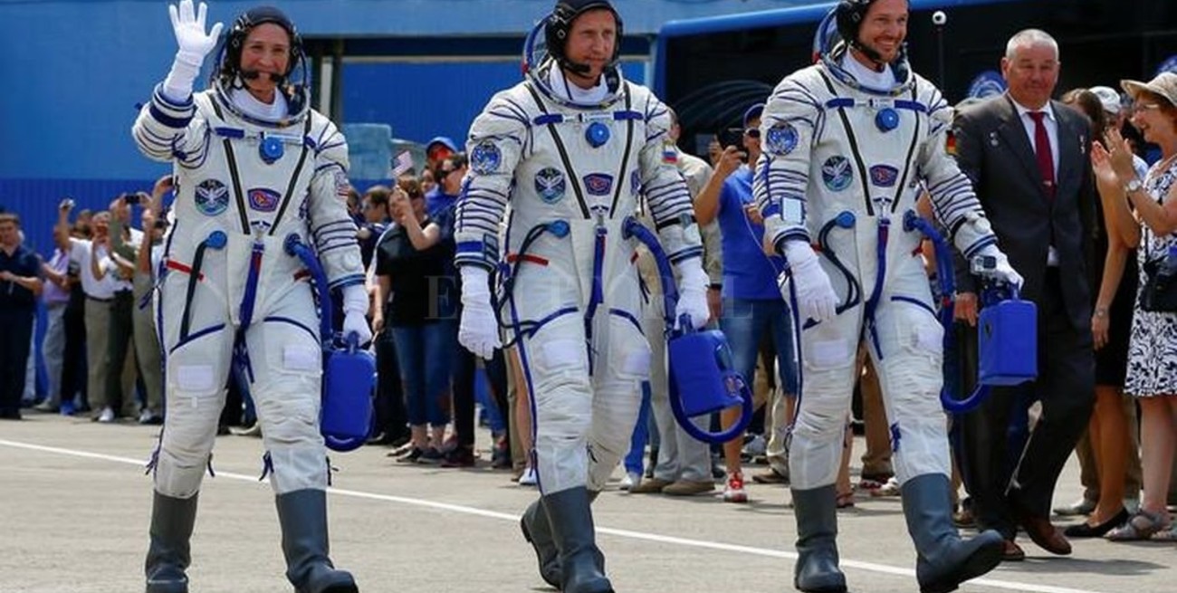 Con una nueva misión, astronautas despegan hacia la Estación Espacial Internacional