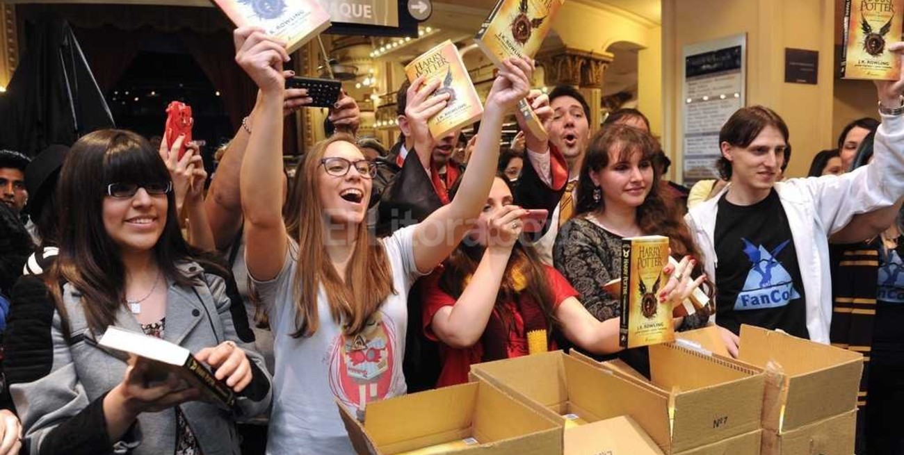 Salió a la venta el nuevo  libro de Harry Potter