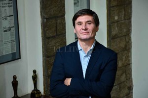 Flavio Raina. AUTORIDAD. El C.P.N. Fernando Siboni es el director actual de AGL. También forma parte de la Gerencia de El Litoral SRL.