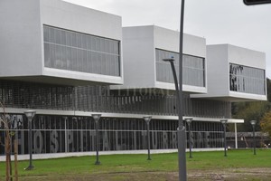 Flavio Raina Así quedó el flamante edificio ubicado sobre avenida Blas Parera y Gorriti.