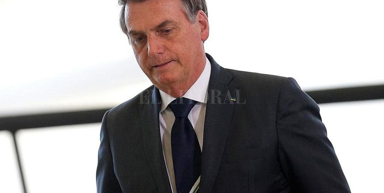 Bolsonaro invita al empresariado a boicotear a la "prensa podrida" de Brasil