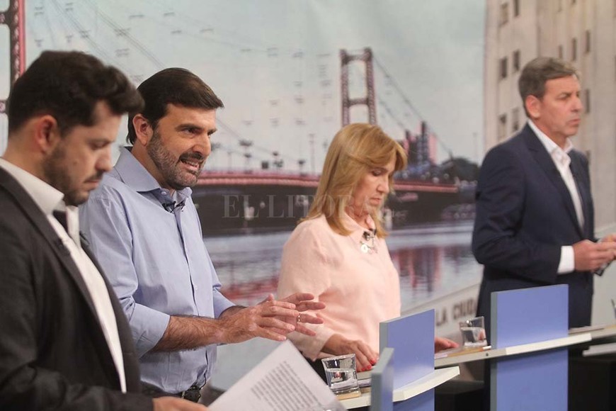 ELLITORAL_199266 | Pablo Aguirre. El debate comenzó con un ritmo in crescendo y alcanzó sus momentos calientes durante los dos espacios denominados Debate libre .