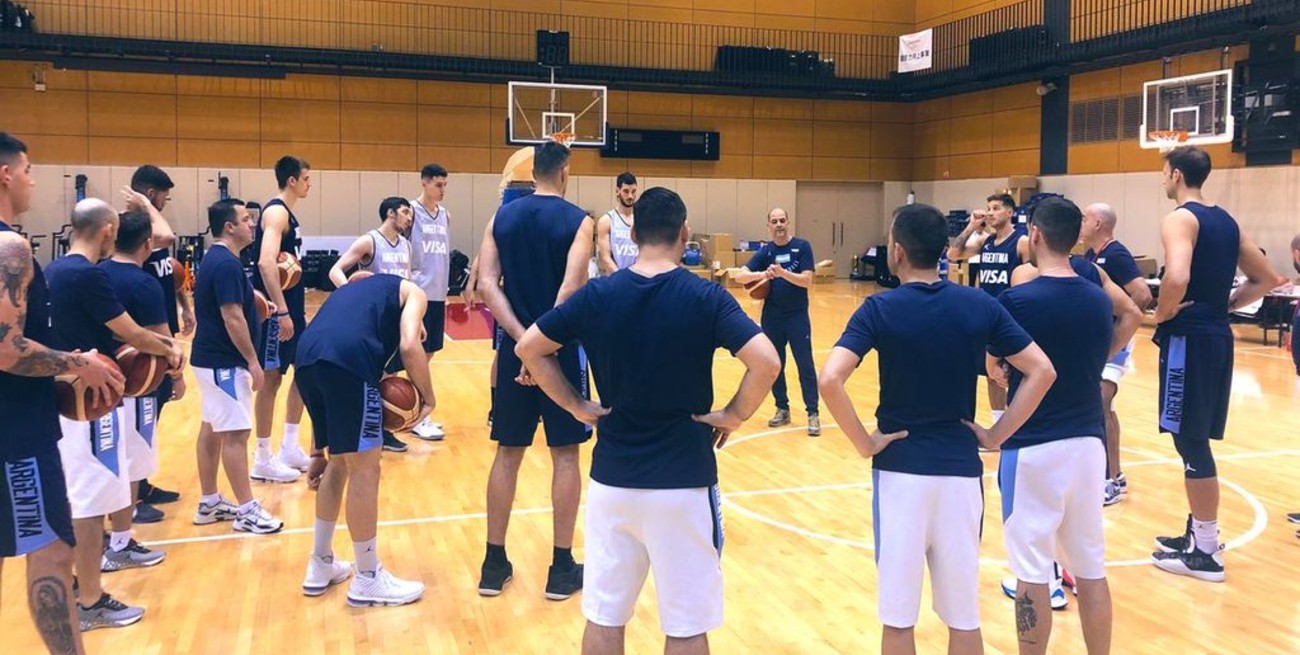 El seleccionado argentino de básquet realizó su primer entrenamiento en Japón
