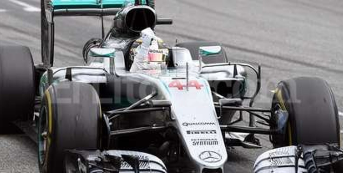 Hamilton ganó y acortó la distancia con Rosberg