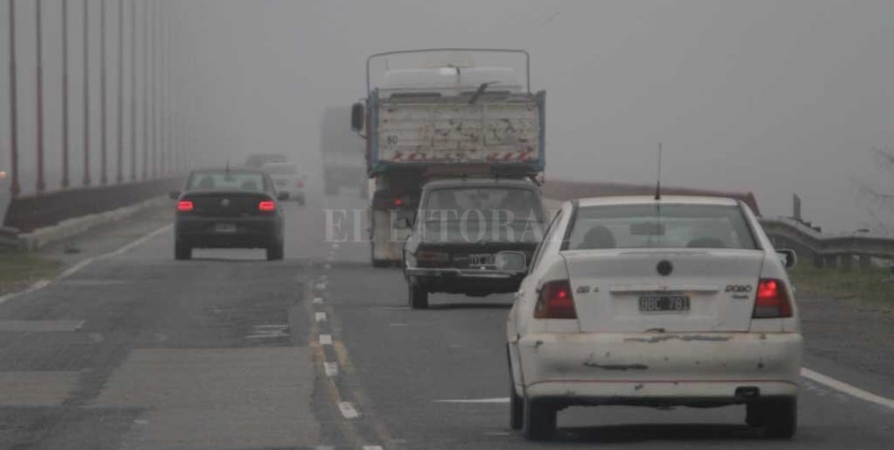 Advierten por bancos de niebla en algunos caminos santafesinos