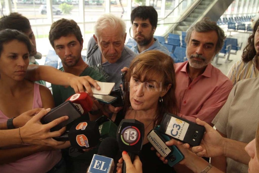 ELLITORAL_203159 |  Guillermo Di Salvatore Sistema de salud.  Se hizo un vínculo con los centros de salud de la ciudad y los Samco del centro norte provincial, para que de acuerdo a los requerimientos que tenga el paciente puedan solicitar los turnos para atenderse en el Cemafe , dijo Andrea Uboldi, ministra de Salud de la provincia.