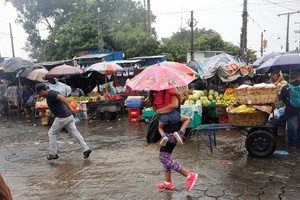 ELLITORAL_226458 |  El Nuevo Diario. Los nicaragüenses deberán prepararse ante la posibilidad de que vengan días más días lluviosos.