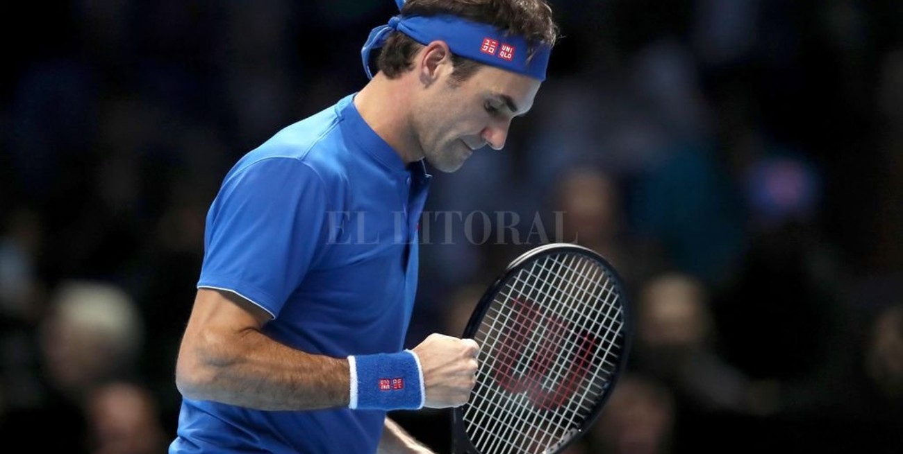 Federer venció a Thiem y recuperó las chances en el Masters de Londres 