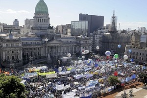 Archivo El Litoral El Ministerio de Relaciones Exteriores recomendó que eviten todo tipo de marchas o manifestaciones.