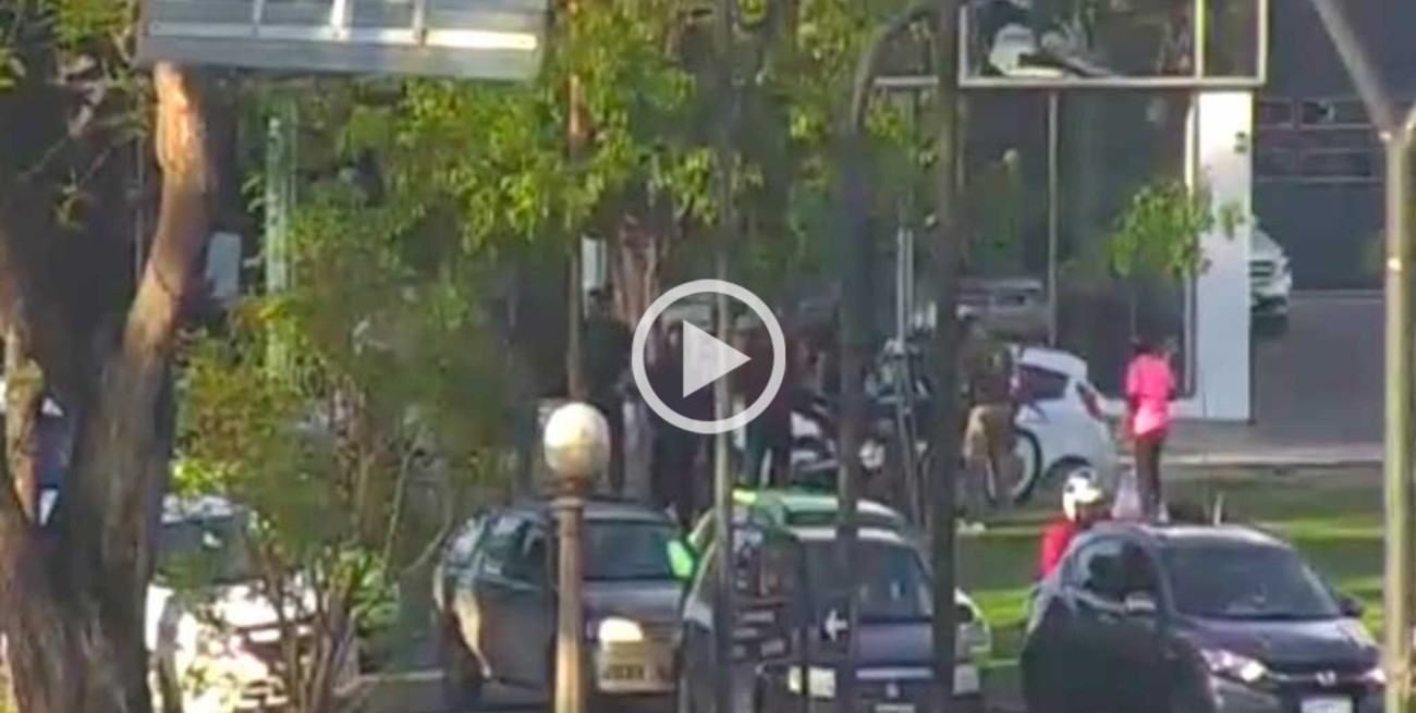 Video: así fue la pelea y detención de los "trapitos" a metros de Av. Alem
