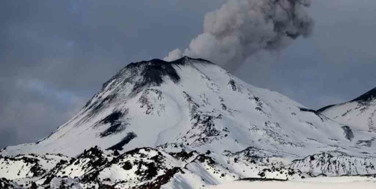 Chile en alerta naranja por la explosión del volcán Chillán