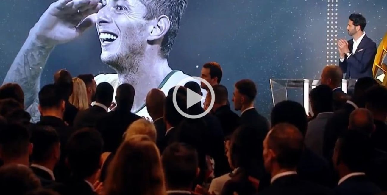 Emotivo homenaje a Emiliano Sala en los premios a lo mejor del fútbol francés