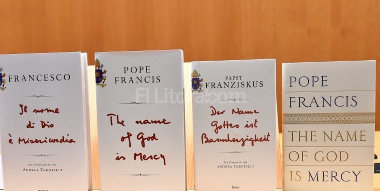 El papa Francisco publicó su primer libro