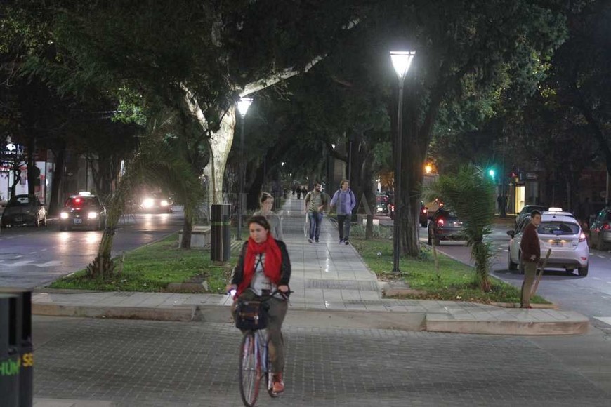 ELLITORAL_184878 |  Manuel Fabatía El horario de mayor circulación ronda entre el atardecer y noche, cuando estudiantes abandonan ciudad universitaria y trabajadores regresan a sus hogares.