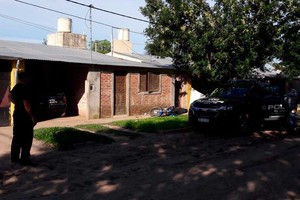 ELLITORAL_280685 |  Corresponsalía San Javier El homicidio se produjo el domingo 12 de enero a las cuatro de la tarde, en la puerta de la casa de la imputada, en el barrio Federal de la ciudad de San Javier.