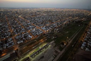 Mauricio Garín 24 hectáreas. Si el Master Plan avanza según lo proyectado por el Municipio, el enorme predio de la estación Belgrano concentrará en unos años un nuevo polo de torres de viviendas. La ubicación es privilegiada, a metros de bulevar y de la costanera.