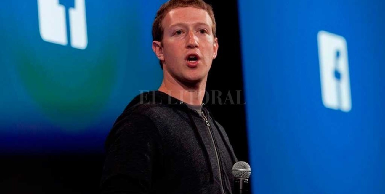 El Parlamento británico cita a Mark Zuckerberg, dueño de Facebook