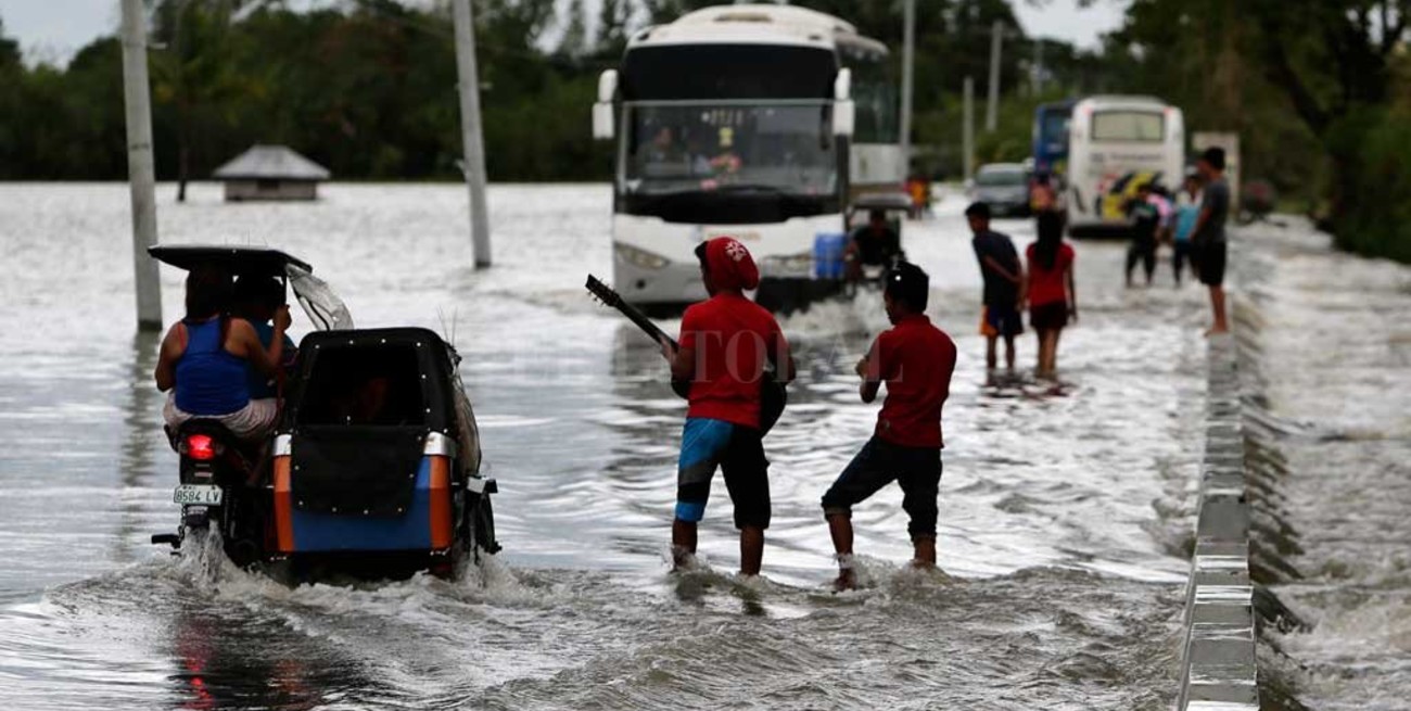 Filipinas: evacuan a 800 mil personas por tifón "Mangkhut"