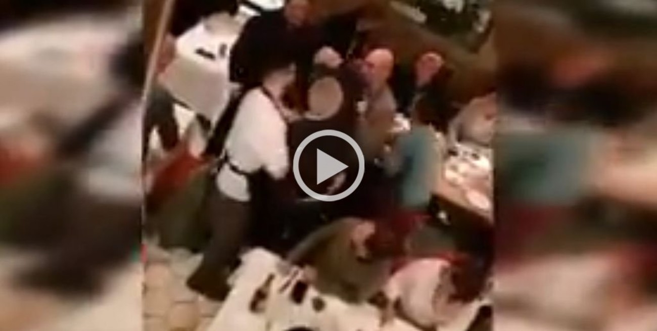 Video: Increparon duramente a Caputo mientras cenaba en un restorán de Palermo